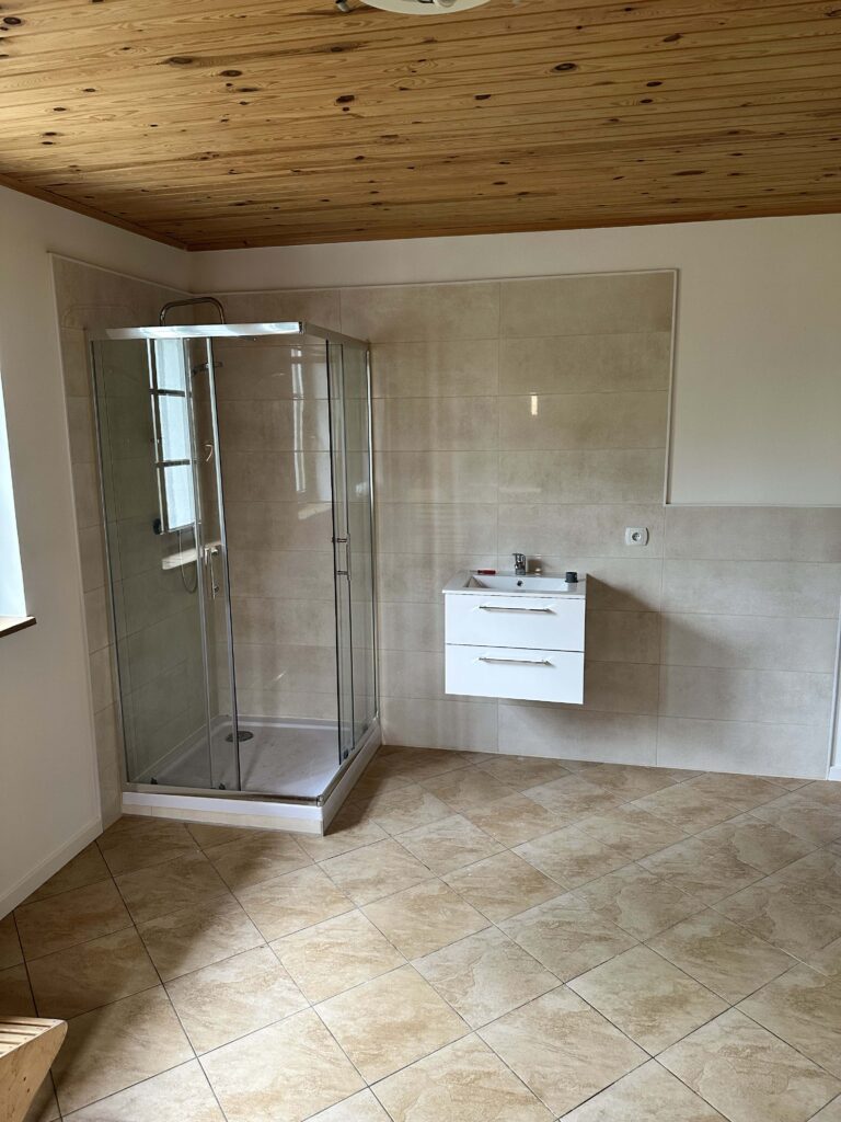 Nowoczesny salon po wykończeniu