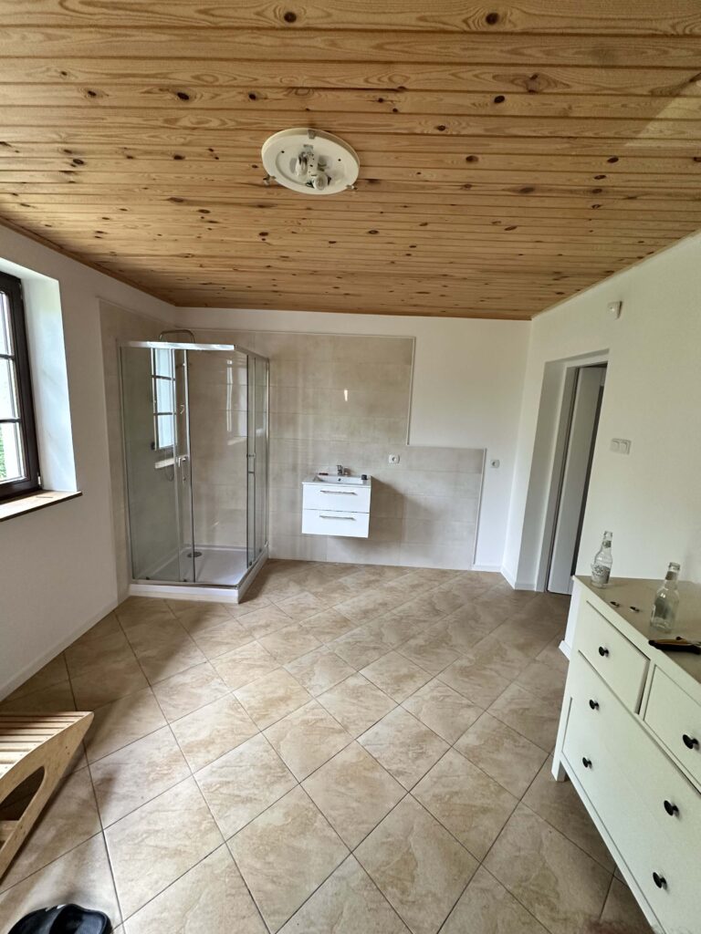 Nowoczesny salon po wykończeniu